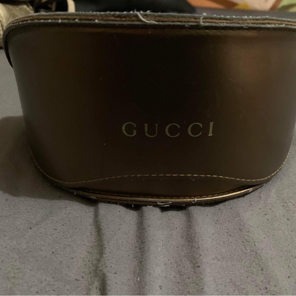 Gucci glasses holder